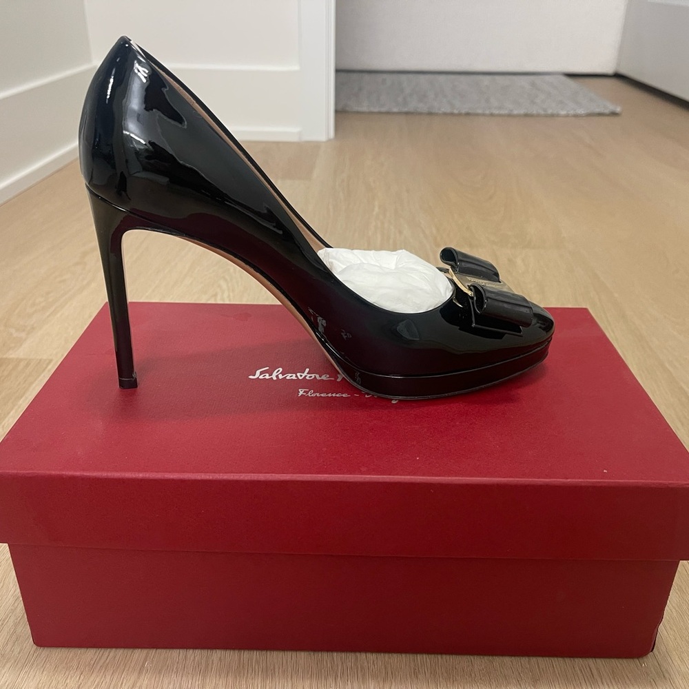 Salvatore Ferragamo Glossy Black Heels with Gold Buckle - Picture 6 of 7